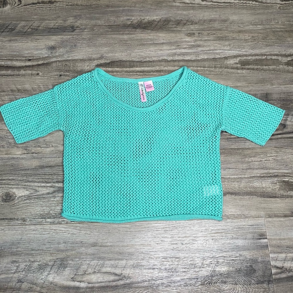 Confess Women’s Size M Light Blue Short Sleeve Knit Crop Top - Great Condition